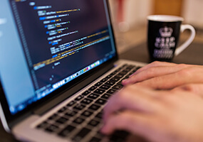 武漢新華電腦學(xué)校 湖北退役士兵定點(diǎn)培訓(xùn)機(jī)構(gòu)，助力計(jì)算機(jī)軟件開(kāi)發(fā)人才培養(yǎng)